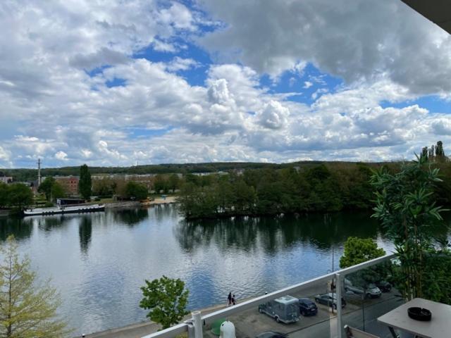 Apartamento Studio Vue Sur Meuse Namur Exterior foto